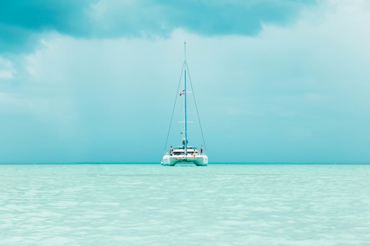Driving in the Cayman Islands as an Expat: Everything You Need to Know